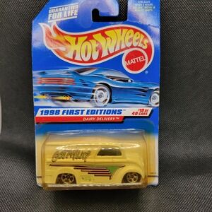 Hot Wheels 1998‎ First Editions Dairy Delivery #645 1:64 Diecast Truck